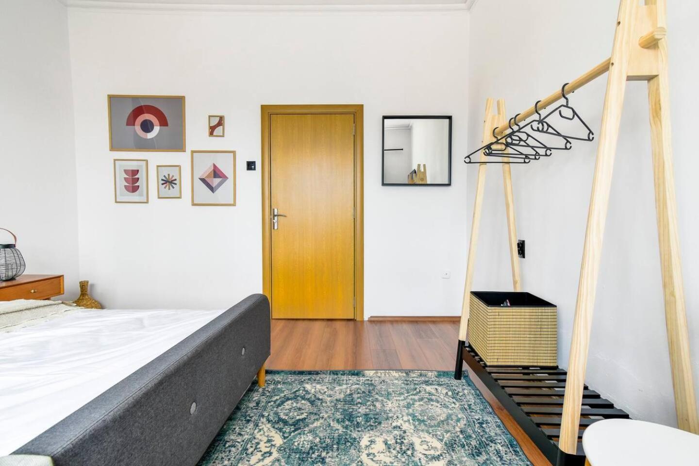 Super Fresh! 3Bdr Apartment In Sofia Center'S Artistic Area Exterior foto