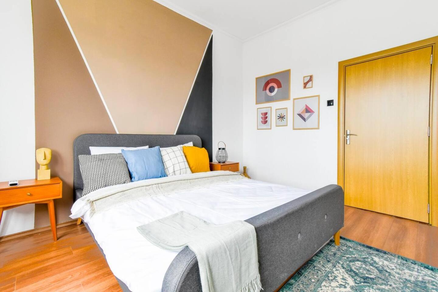 Super Fresh! 3Bdr Apartment In Sofia Center'S Artistic Area Exterior foto